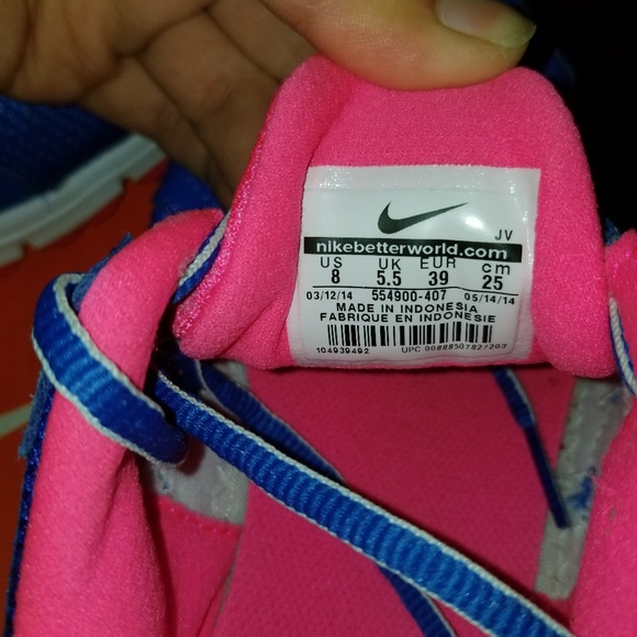 Nikes - Picture 2 of 2